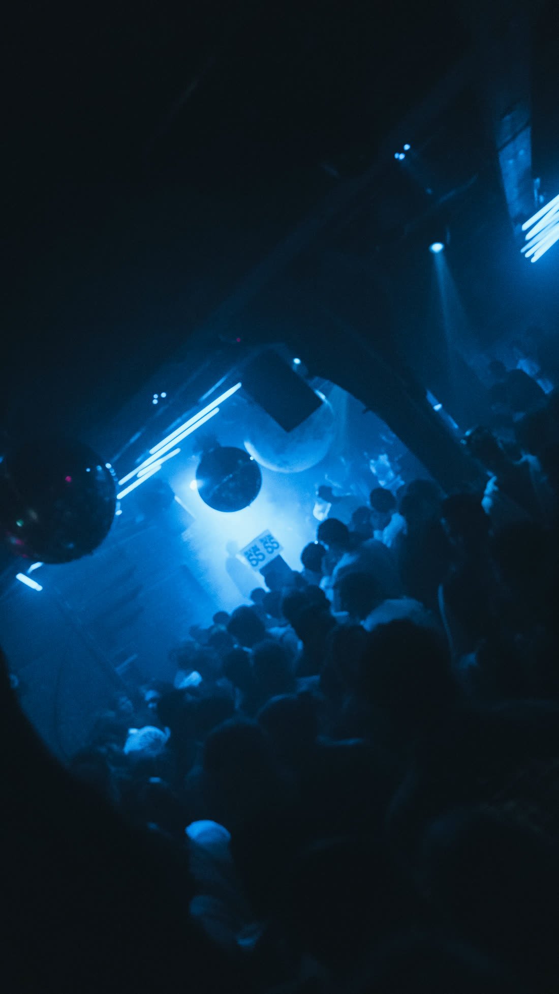 Discobal boven de dansvloer